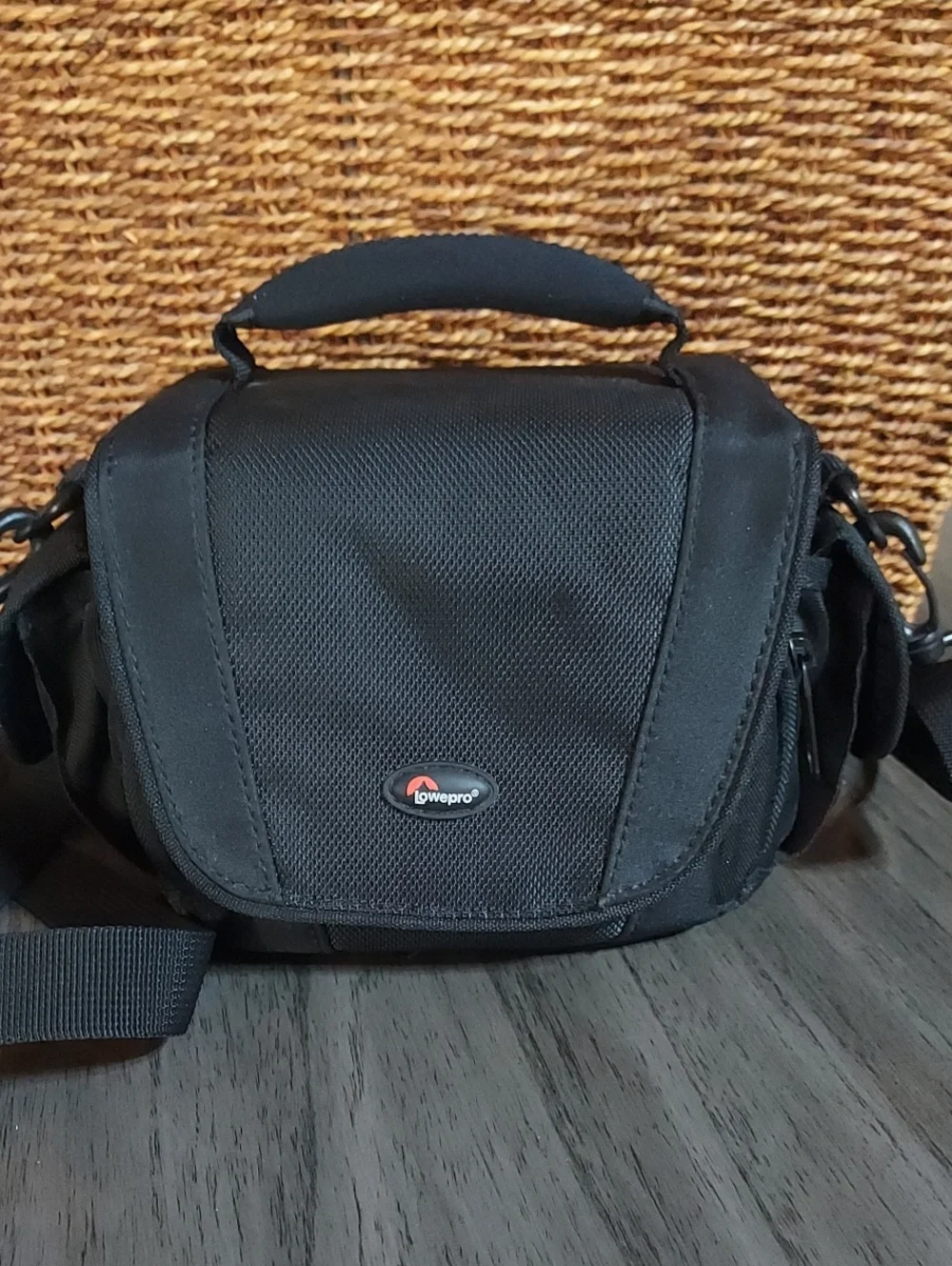 LOWEPRO Edit 110 Black Compact Camera Bag